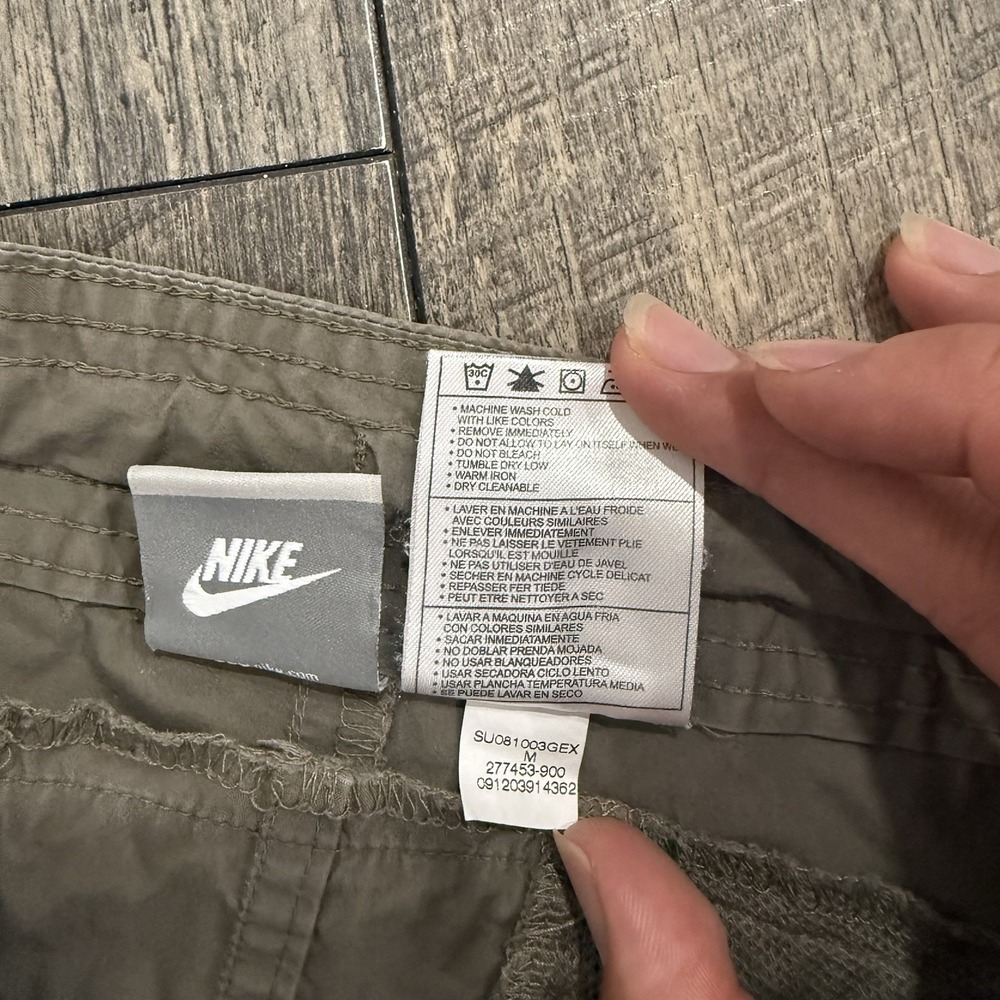 Vintage Nike Sportswear Shorts Womens Medium Green Chino Bermuda Outdoors Hiking - Picture 8 of 10